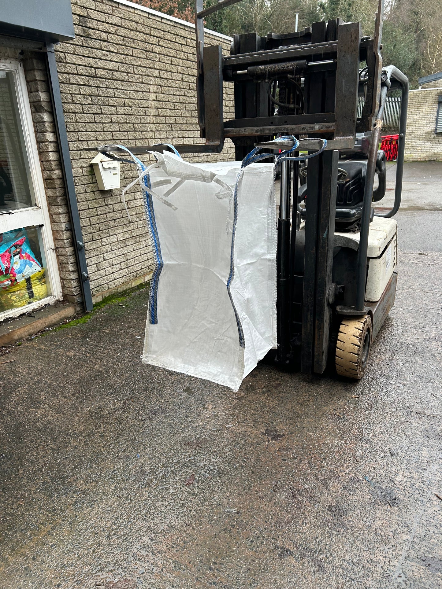 Barrow Bag -50 x 50 x 90cm Open Top with Flap and ties, Flat Base with Tipping handle (1000kg 5:1)